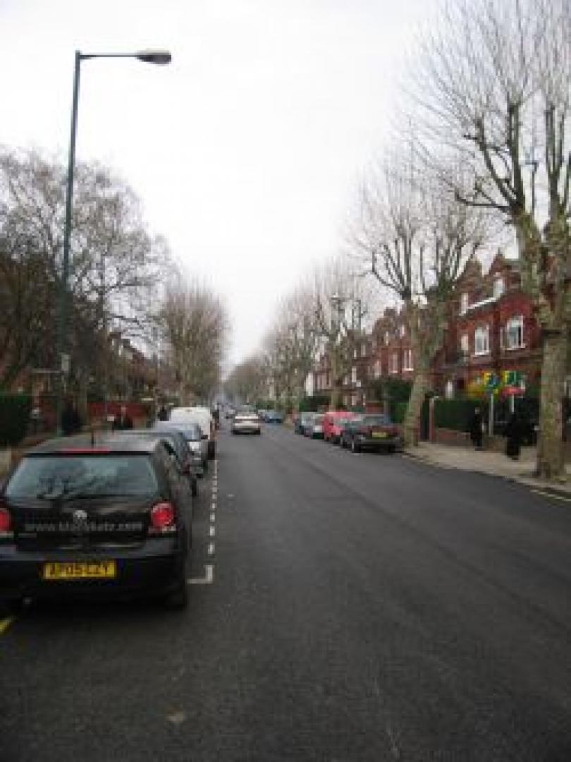 			1 Bedroom, 1 bath, 1 reception Flat			 Brondesbury Road, QUEENS PARK NW6